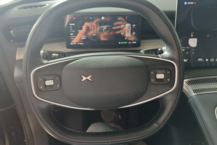 Used XPeng X9 2024 702 Ultra-Long Range Pro Steering Wheel