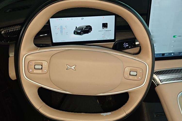 Used XPeng X9 2024 702 Ultra-Long Range Max Steering Wheel