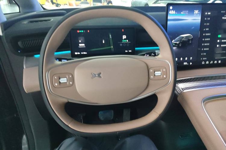 Used XPeng X9 2024 702 Ultra-Long Range Max Steering Wheel