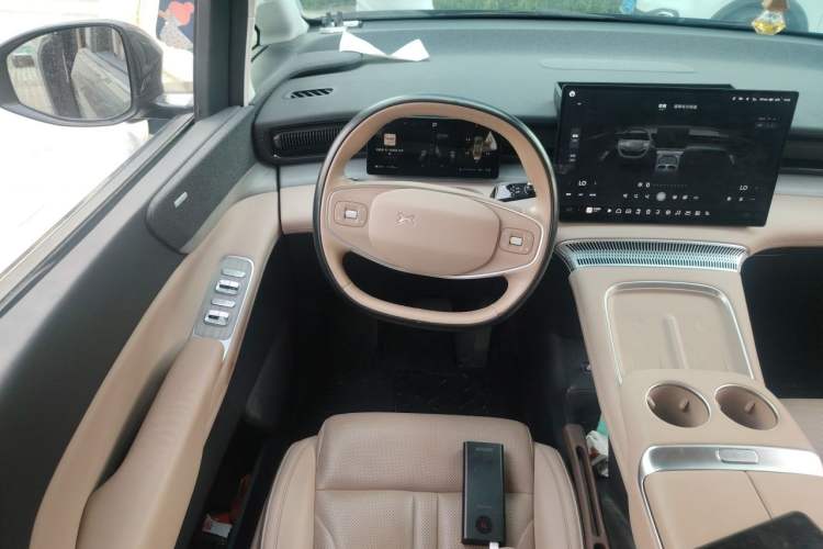 Used XPeng X9 2024 610 Long-Range Pro Steering Wheel