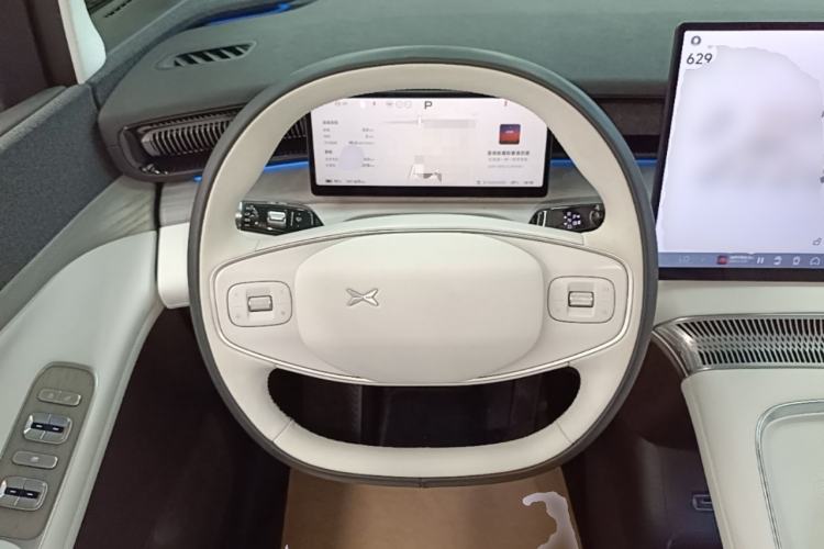 Used XPeng X9 2024 702 Ultra-Long Range Max Steering Wheel