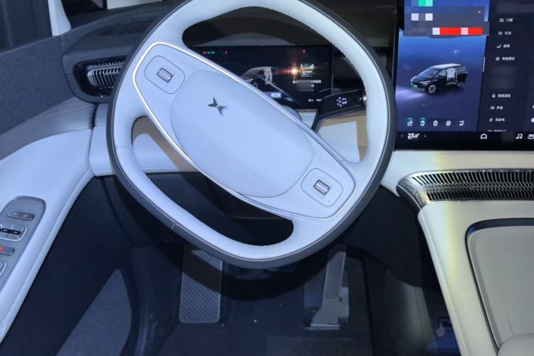 Used XPeng X9 2024 702 Ultra-Long Range Max Steering Wheel