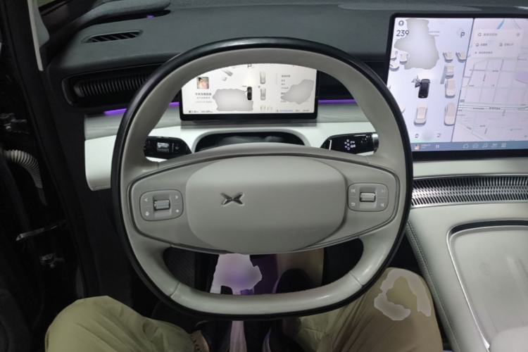 Used XPeng X9 2024 640 All-Wheel Drive High-Performance Max Steering Wheel