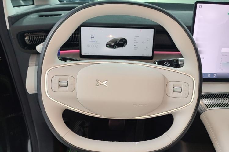 Used XPeng X9 2024 702 Ultra-Long Range Max Steering Wheel