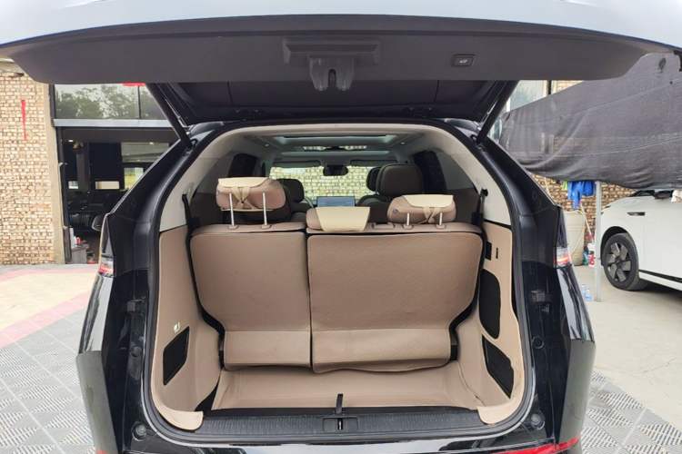 Used XPeng X9 2024 702 Ultra-Long Range Max Trunk