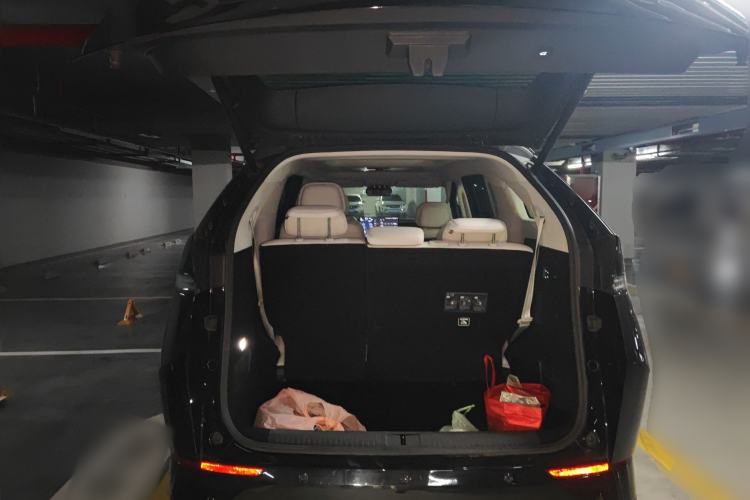 Used XPeng X9 2024 702 Ultra-Long Range Max Trunk