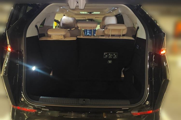 Used XPeng X9 2024 610 Long-Range Pro Trunk