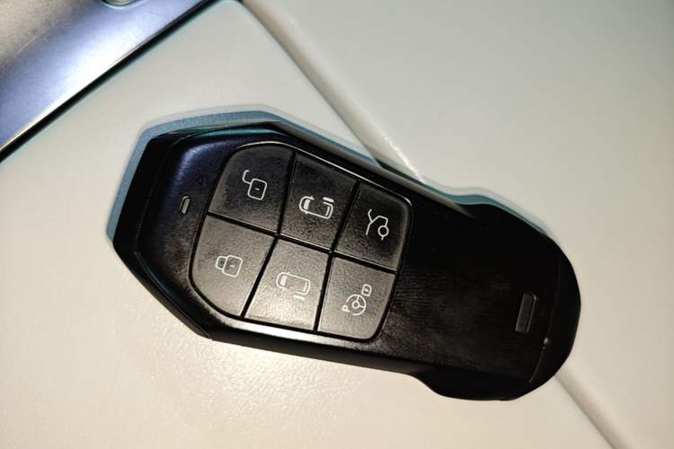 Used XPeng X9 2024 702 Ultra-Long Range Pro Vehicle Key