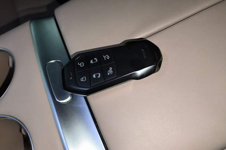 Used XPeng X9 2024 610 Long-Range Pro Vehicle Key