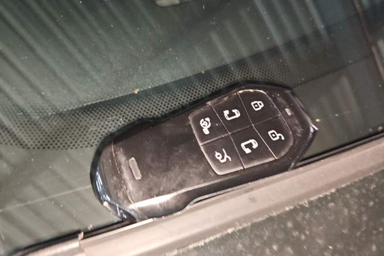 Used XPeng X9 2024 702 Ultra-Long Range Max Vehicle Key