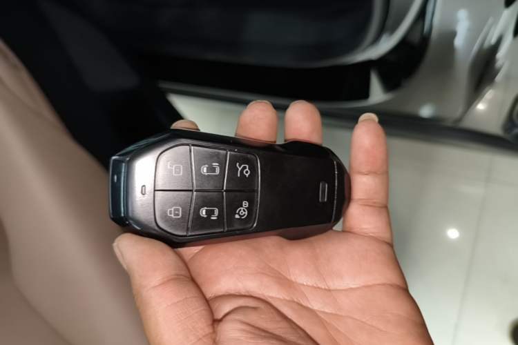 Used XPeng X9 2024 640 All-Wheel Drive High-Performance Max Vehicle Key