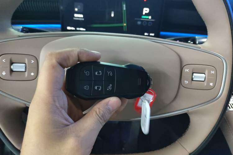 Used XPeng X9 2024 702 Ultra-Long Range Max Vehicle Key