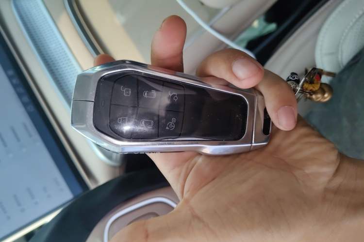Used XPeng X9 2024 702 Ultra-Long Range Pro Vehicle Key