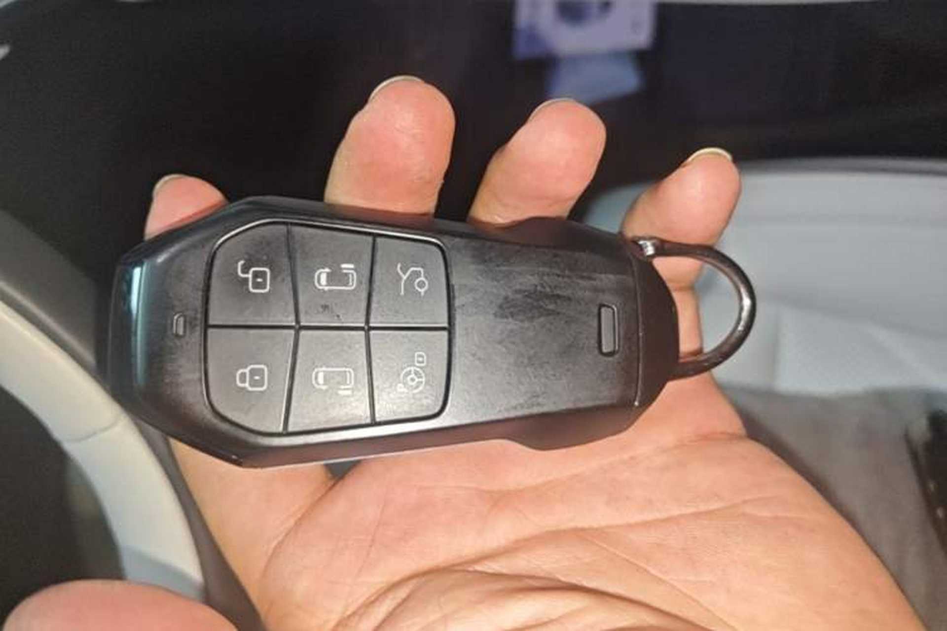 Used XPeng X9 2024 702 Ultra-Long Range Max Vehicle Key