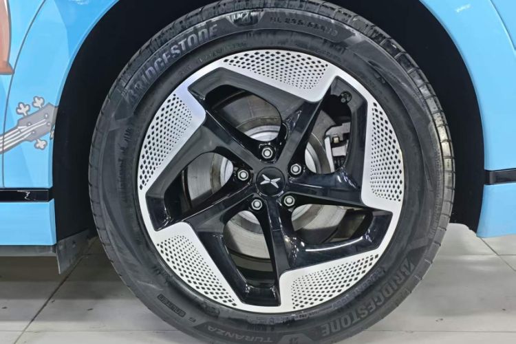 Used XPeng X9 2024 702 Ultra-Long Range Max Exterior 6