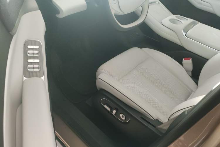 Used XPeng X9 2024 640 All-Wheel Drive High-Performance Max Driver Seat