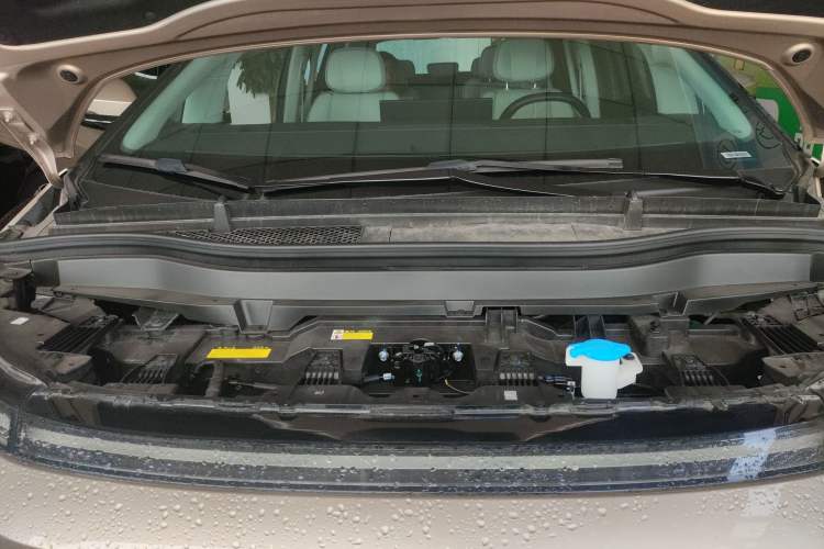 Used XPeng X9 2024 640 All-Wheel Drive High-Performance Max Engine Bay