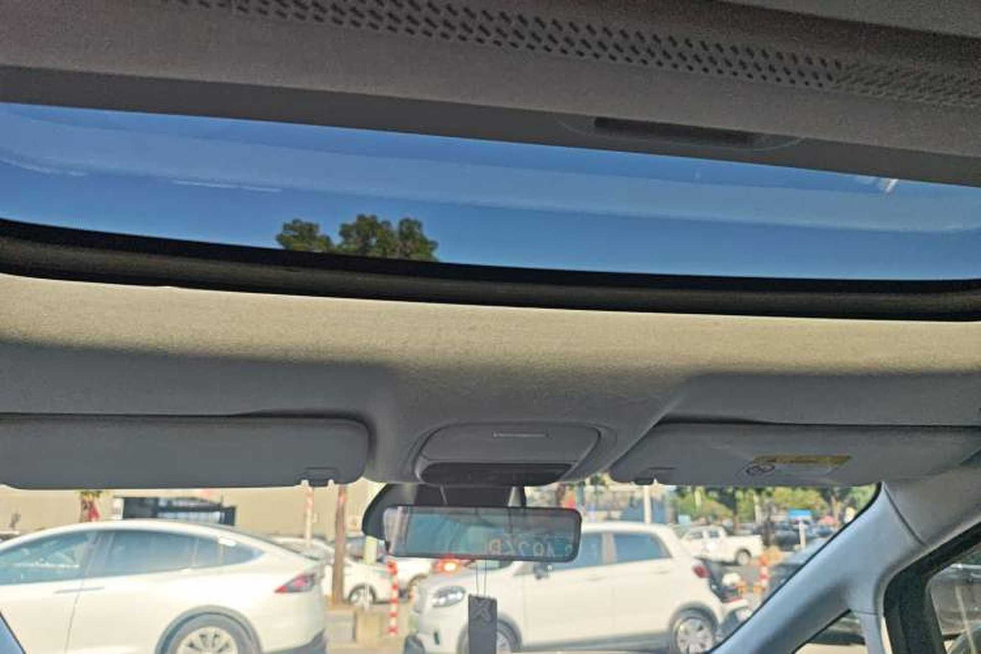 Used XPeng X9 2024 702 Ultra-Long Range Max Headliner