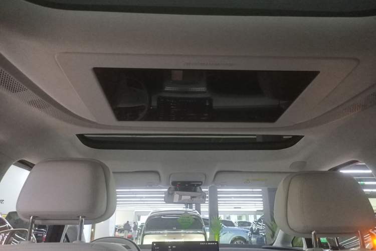 Used XPeng X9 2024 640 All-Wheel Drive High-Performance Max Headliner