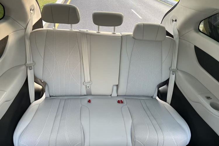 Used XPeng X9 2024 640 All-Wheel Drive High-Performance Max Interior 2