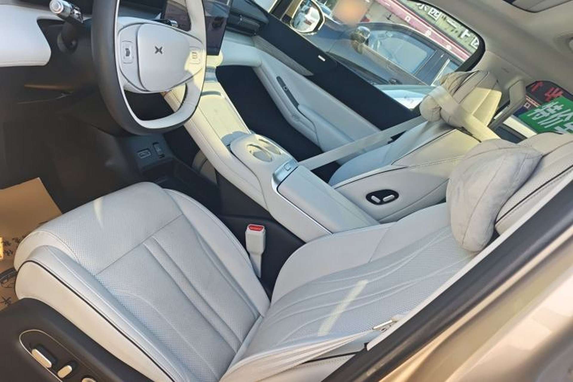 Used XPeng X9 2024 702 Ultra-Long Range Max Left Front Seat