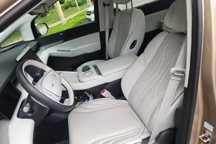 Used XPeng X9 2024 640 All-Wheel Drive High-Performance Max Left Front Seat