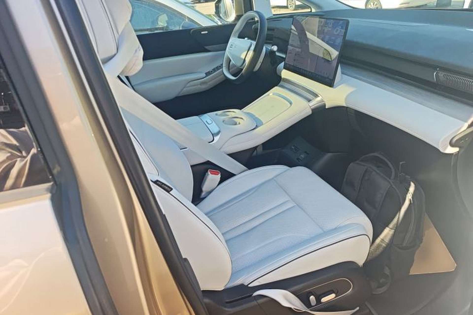 Used XPeng X9 2024 702 Ultra-Long Range Max Right Front Seat