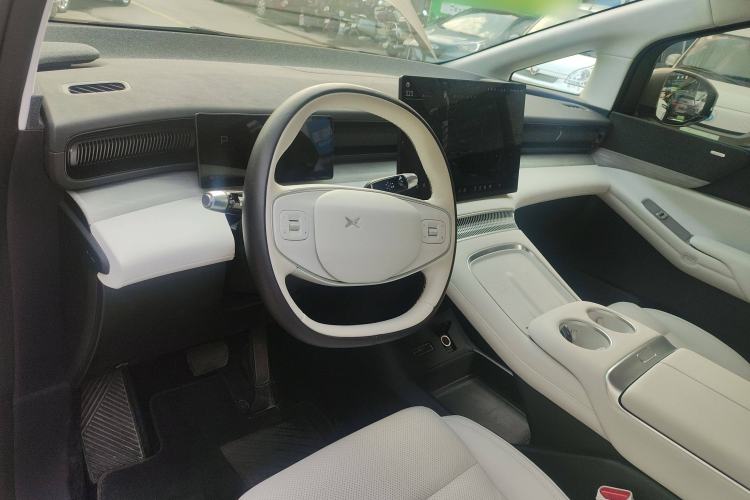 Used XPeng X9 2024 640 All-Wheel Drive High-Performance Max Steering Wheel