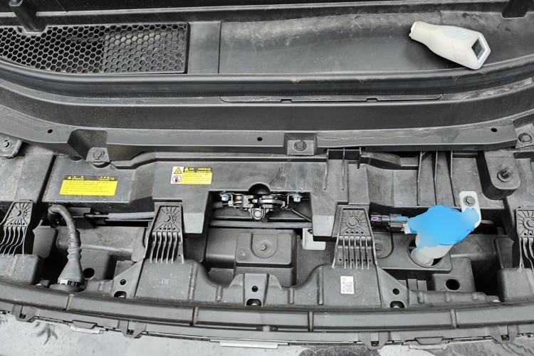 Used XPeng X9 2024 702 Ultra-Long Range Pro Engine Bay
