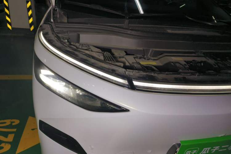 Used XPeng X9 2024 640 All-Wheel Drive High-Performance Max Engine Bay Right