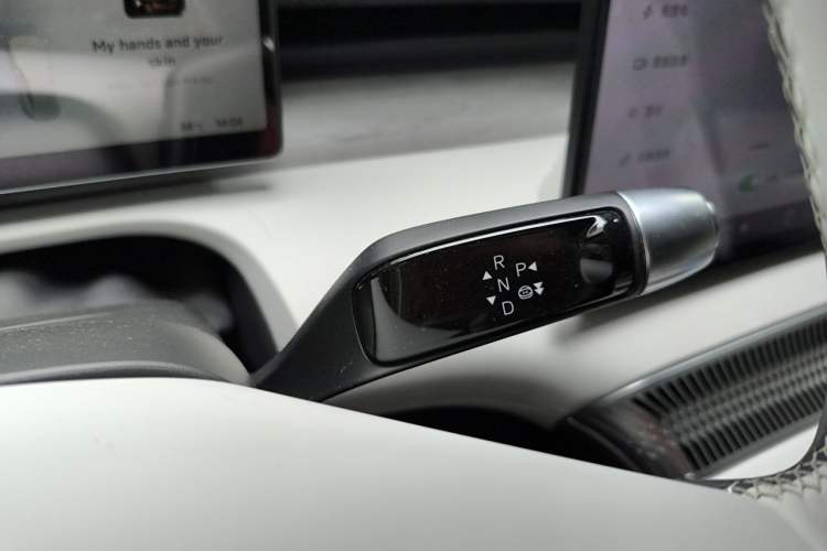 Used XPeng X9 2024 702 Ultra-Long Range Pro Gear Lever