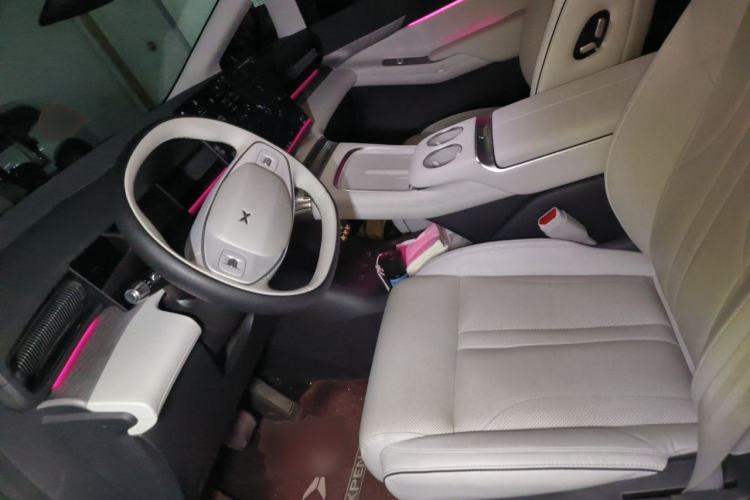Used XPeng X9 2024 640 All-Wheel Drive High-Performance Max Left Front Seat