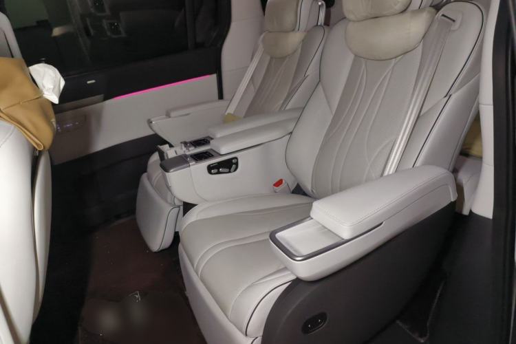 Used XPeng X9 2024 640 All-Wheel Drive High-Performance Max Left Rear Seat