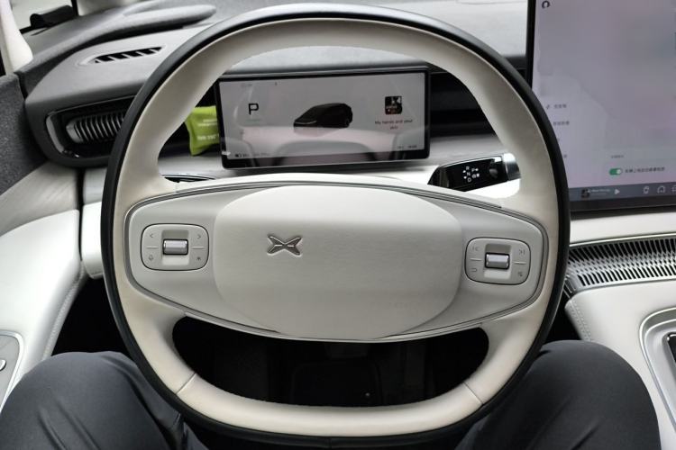 Used XPeng X9 2024 702 Ultra-Long Range Pro Steering Wheel