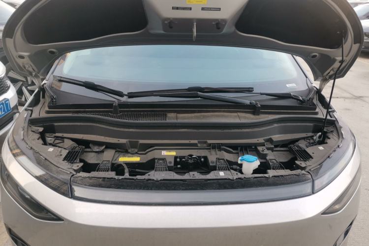 Used XPeng X9 2024 702 Ultra-Long Range Max Engine Bay