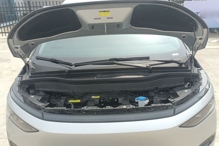 Used XPeng X9 2024 702 Ultra-Long Range Pro Engine Bay