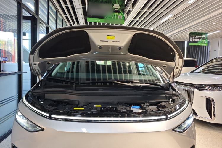 Used XPeng X9 2024 702 Ultra-Long Range Max Engine Bay