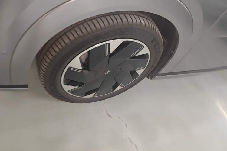 Used XPeng X9 2024 640 All-Wheel Drive High-Performance Max Exterior 4