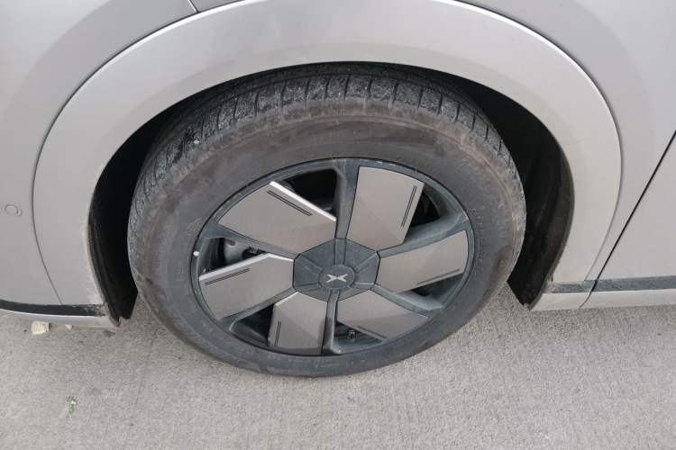 Used XPeng X9 2024 702 Ultra-Long Range Max Exterior 7
