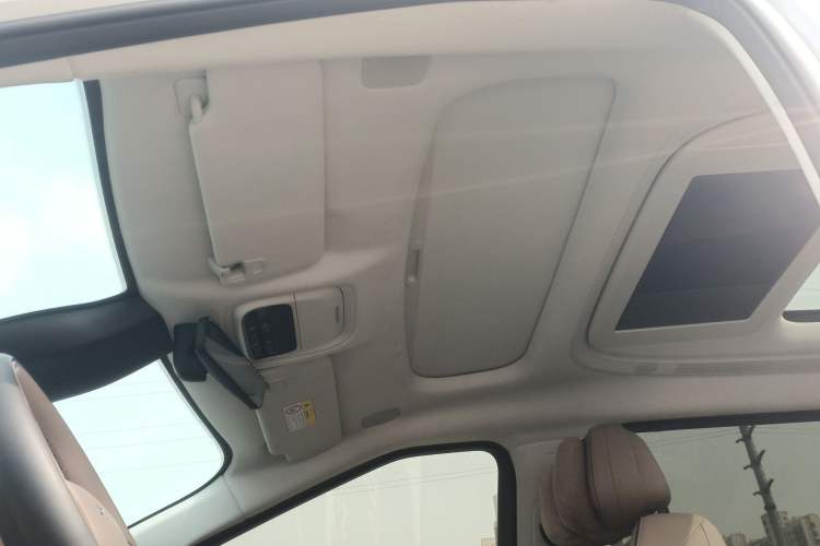 Used XPeng X9 2024 702 Ultra-Long Range Pro Headliner