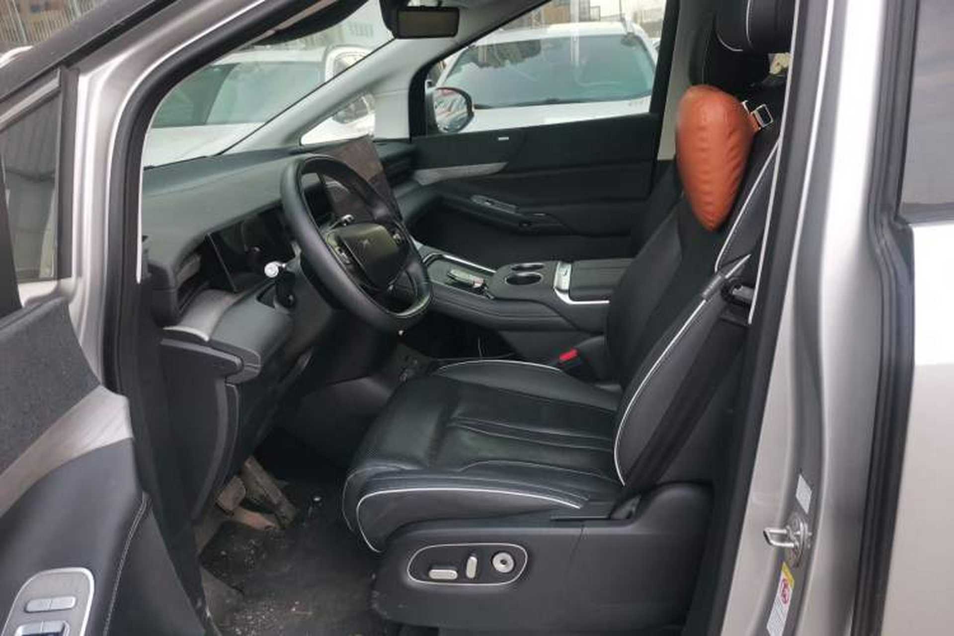 Used XPeng X9 2024 702 Ultra-Long Range Max Left Front Seat