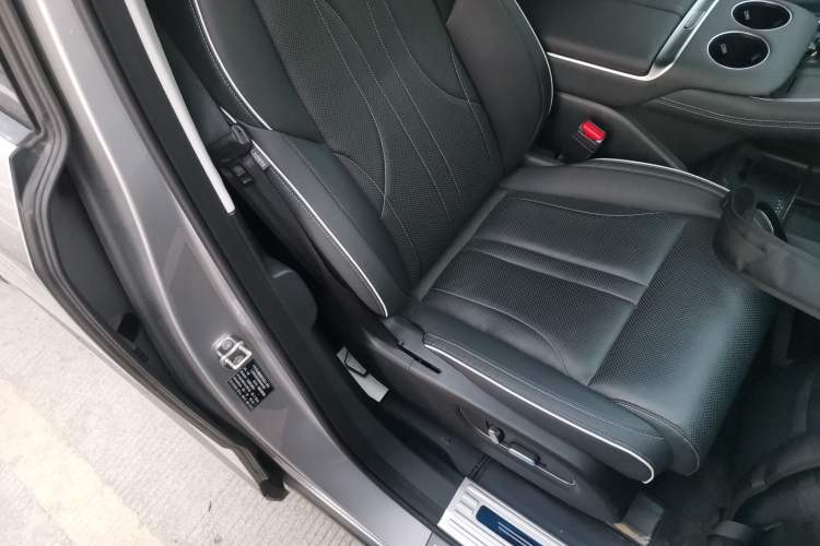 Used XPeng X9 2024 702 Ultra-Long Range Max Right Front Seat