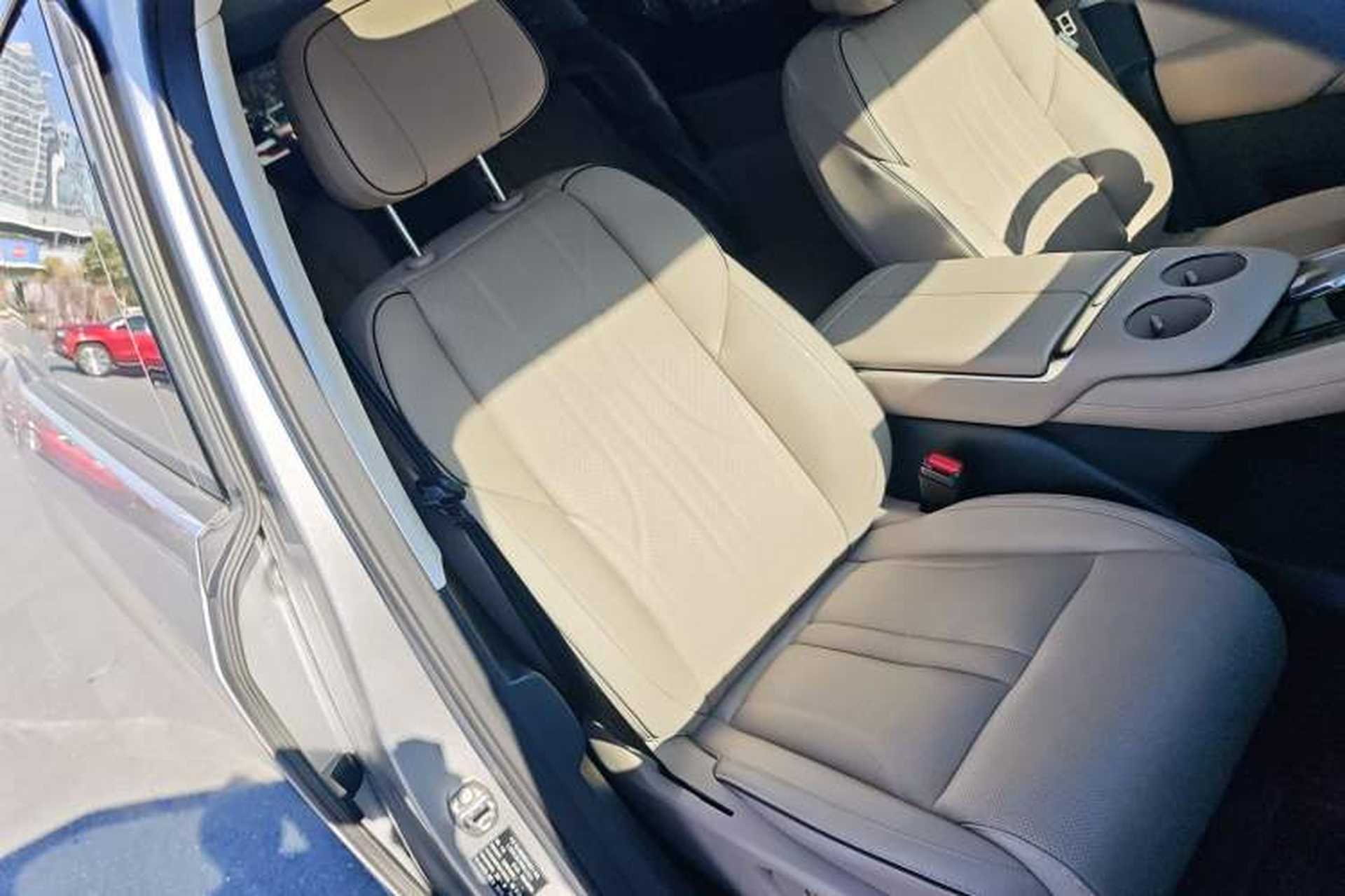 Used XPeng X9 2024 610 Long-Range Pro Right Front Seat