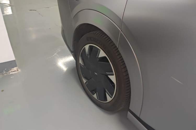 Used XPeng X9 2024 640 All-Wheel Drive High-Performance Max Right Rear Wheel Hub