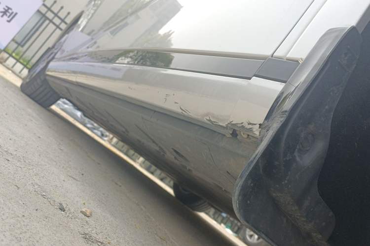 Used XPeng X9 2024 702 Ultra-Long Range Pro Right Side Sill