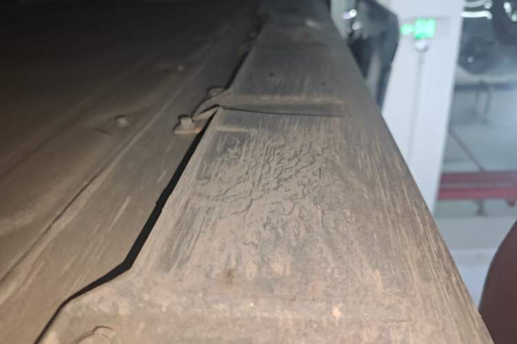 Used XPeng X9 2024 640 All-Wheel Drive High-Performance Max Right Side Sill