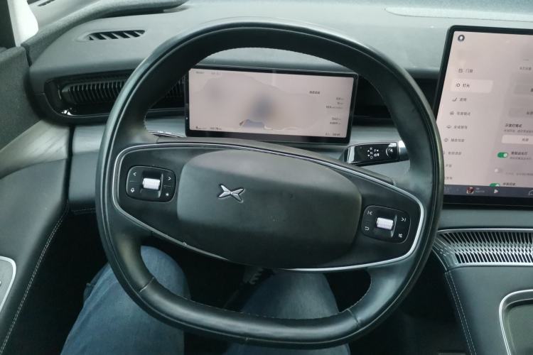 Used XPeng X9 2024 702 Ultra-Long Range Max Steering Wheel