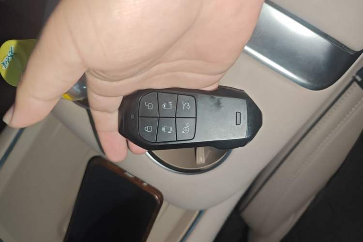 Used XPeng X9 2024 640 All-Wheel Drive High-Performance Max Vehicle Key
