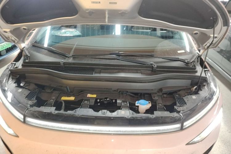 Used XPeng X9 2024 702 Ultra-Long Range Max Engine Bay