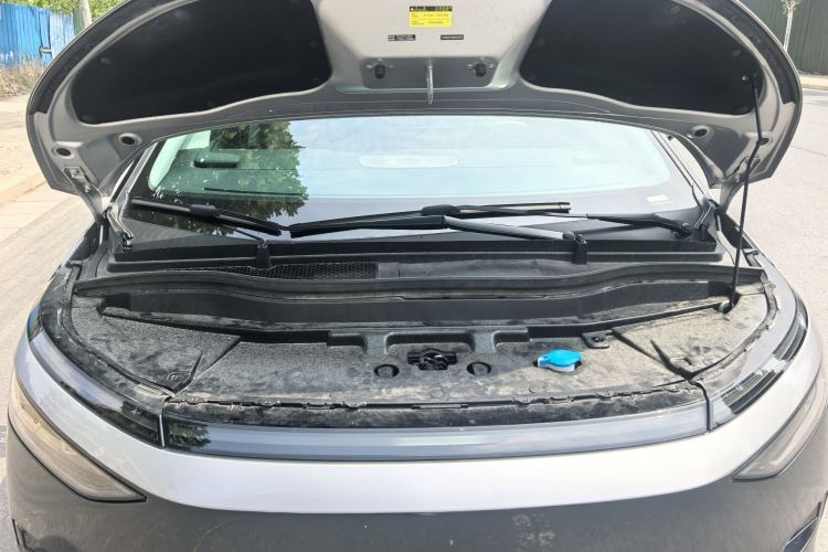 Used XPeng X9 2024 702 Ultra-Long Range Pro Engine Bay